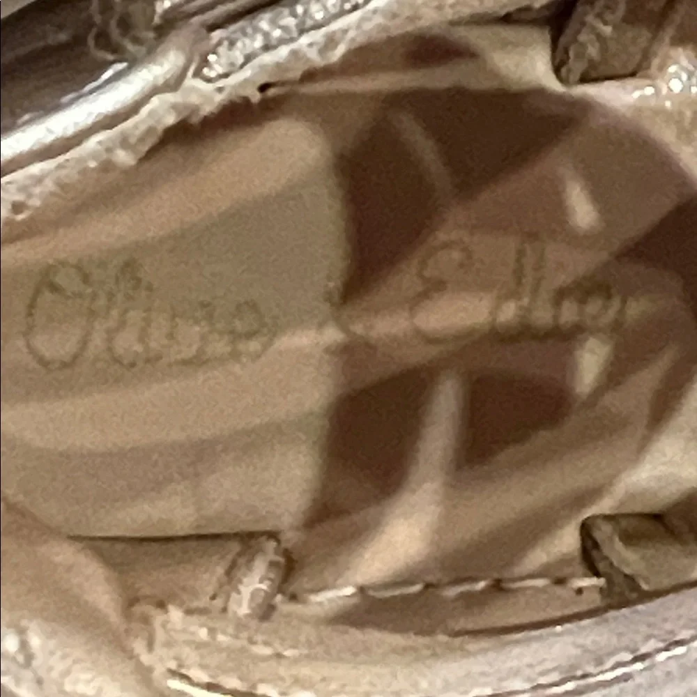Olive & Edie Gladiator Style Shoes Girl’s Size 8 Strappy, Zipper, Gold, Sparkly